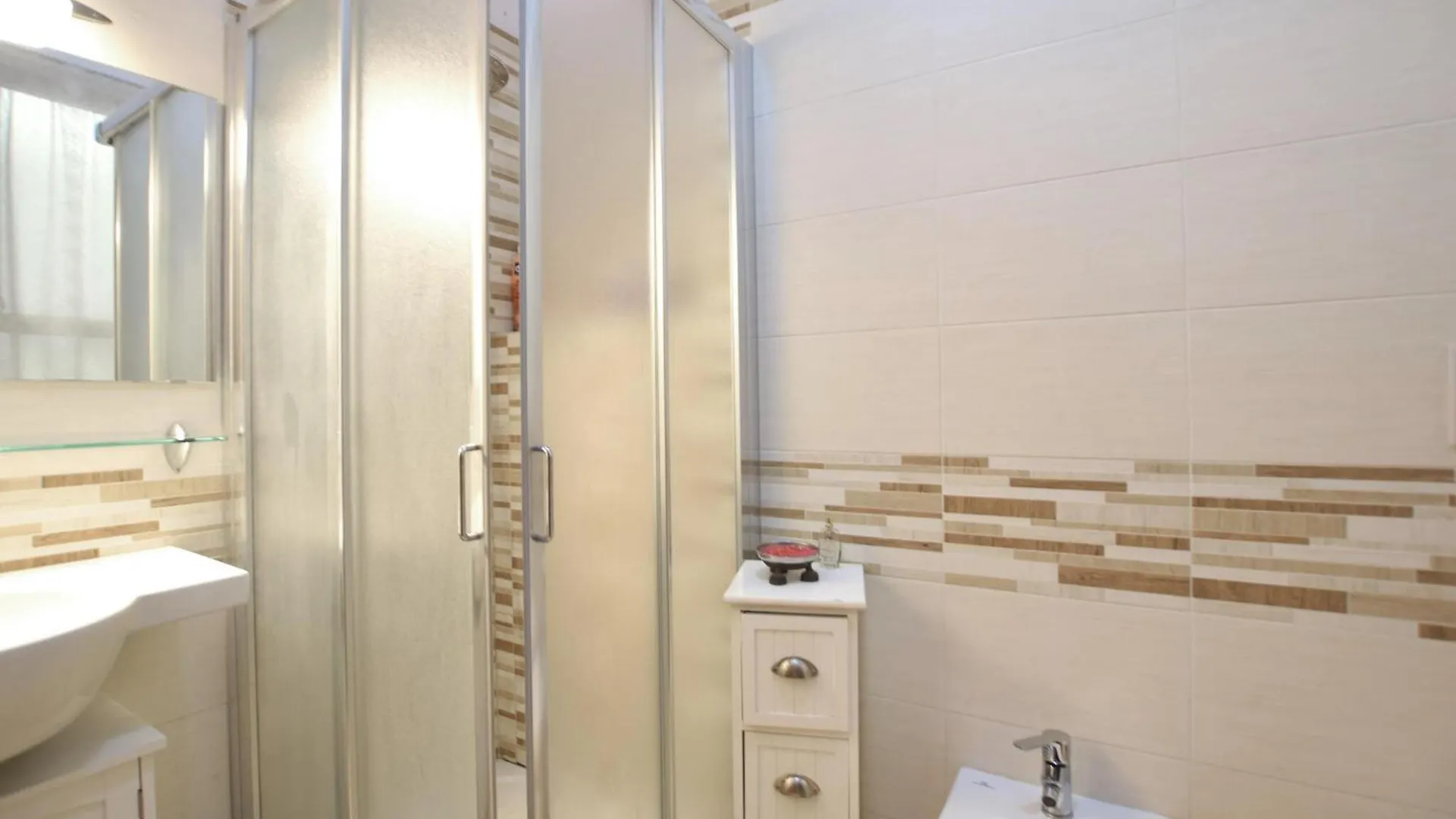 Pet Friendly Apartment In Viareggio With Wifi