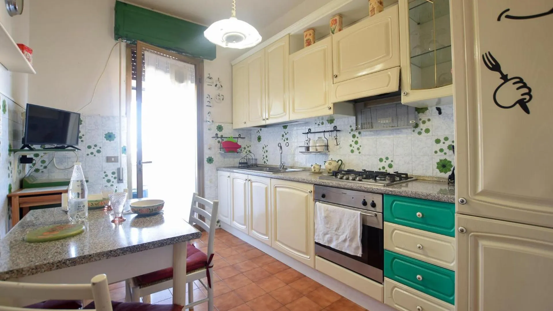 Pet Friendly Apartment In Viareggio With Wifi 0*,  Italië