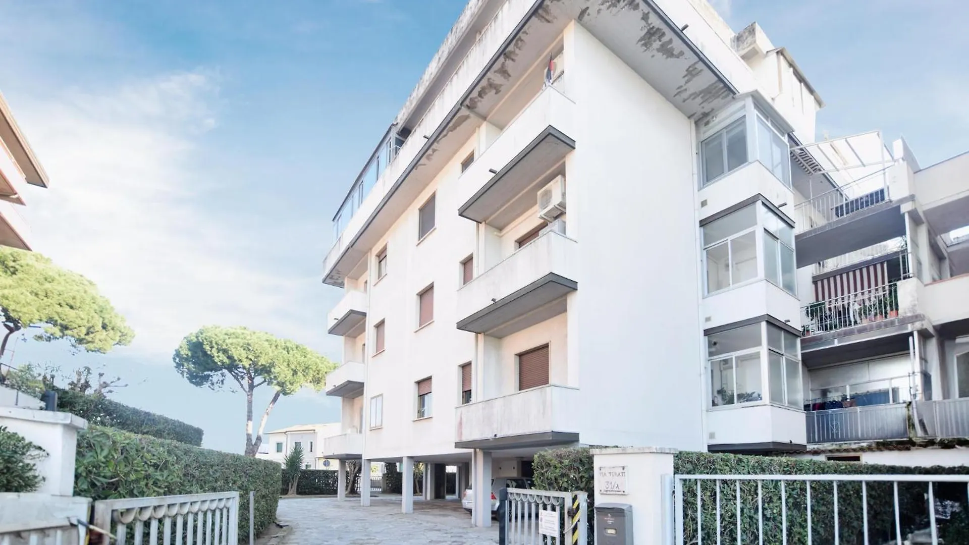 Pet Friendly Apartment In Viareggio With Wifi 0*,